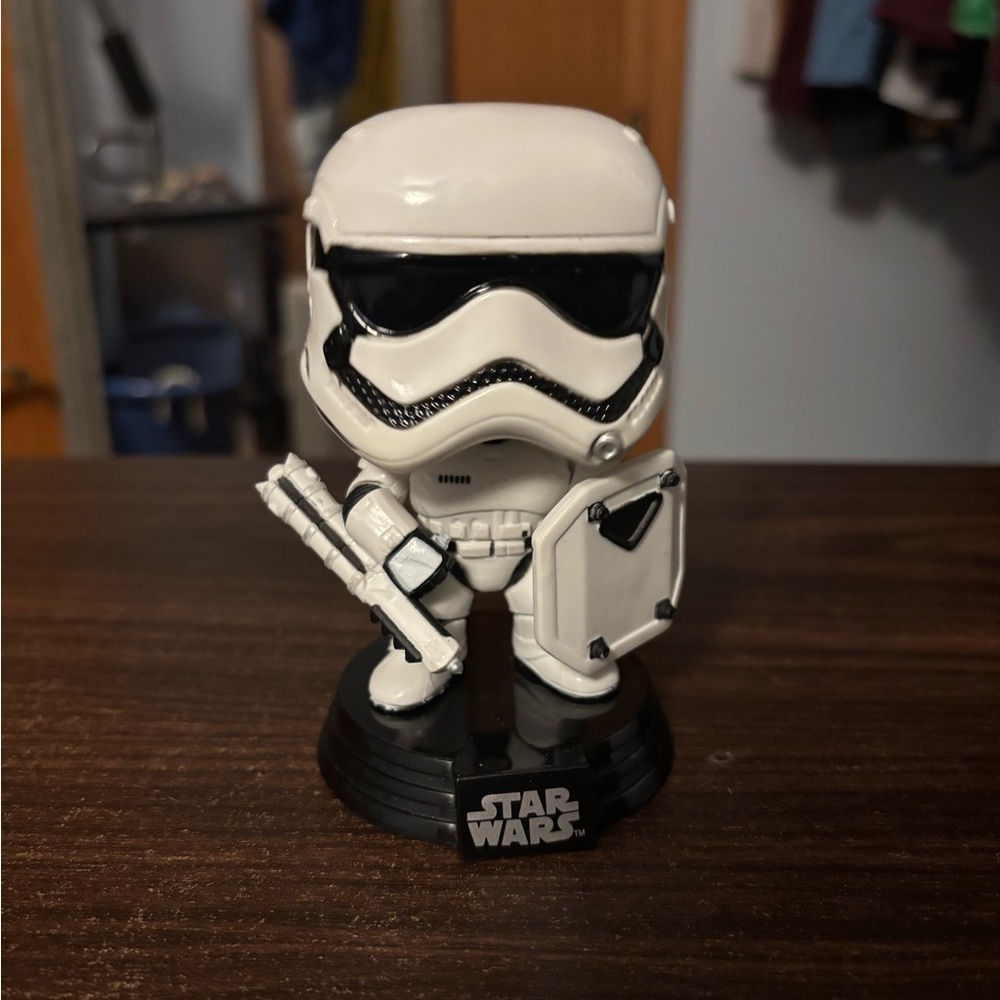 Star Wars First Order “Stormtrooper in Riot Gear” Funko